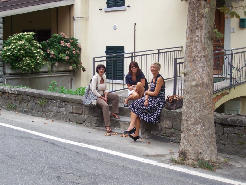  Image name: Persone067.jpg 
 width: 800 pixel 
 height: 601 pixel 
 Size: 429484 bytes 
 Click to enlarge 